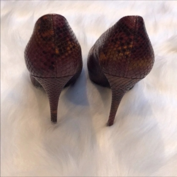 Stuart Weitzman Snakeskin Just So Peep Toe Pump - Picture 4 of 6